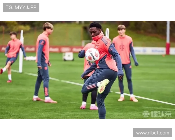 卡尔伤情恢复回归训练拜仁全队仅穆西亚拉缺席合练